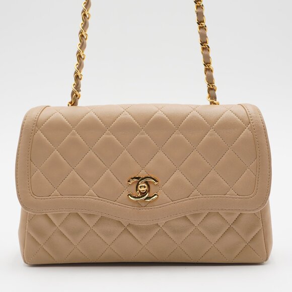 Pre-owned CHANEL Beige Lamb Skin Matelassé Single Flap Chain Shoulder Bag - Picture 1 of 7